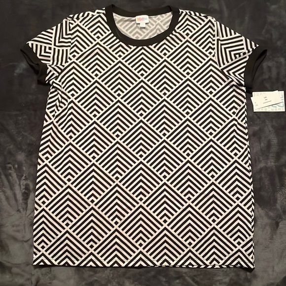 LuLaRoe Tops - LuLaRoe Liv Tee: Black and White Stripe Pattern (2XL)